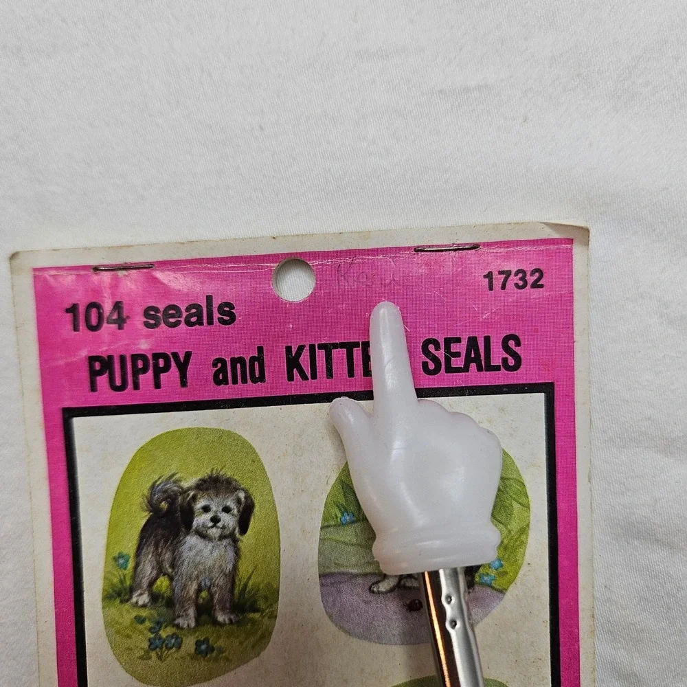 Vtg Standard Publishing‎ Puppy and Kitten Seals 104 Stickers Booklet 1732 USA